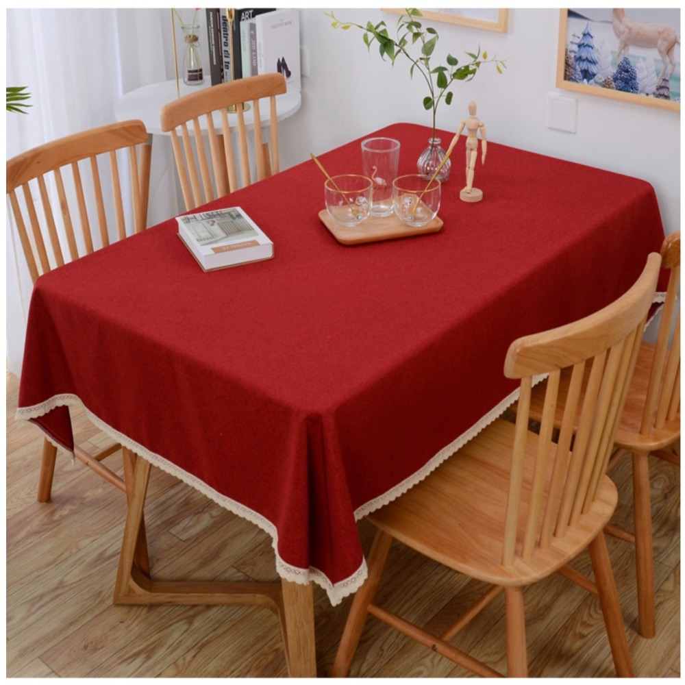 Khăn trải bàn gỗ nền đỏ